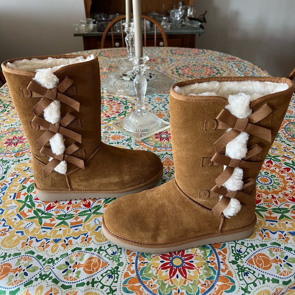 High top just below knee Ugg Boots Ladies size 9